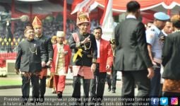 Ayo Tebak, Baju Adat Apa yang Dipakai Jokowi di HUT ke-73 RI - JPNN.com