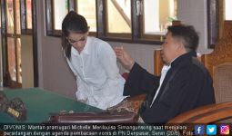 Vonis 2,5 Tahun Penjara untuk Si Cantik Eks Pramugari Garuda - JPNN.com