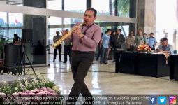 Tiupan Saksofon 'Fix You' Saut Situmorang demi Perbaiki DPR - JPNN.com