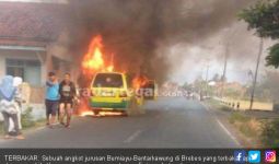 Angkot Terbakar, Seorang Penumpang Hangus - JPNN.com