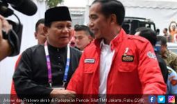 Bikin Adem, Prabowo Tarik Tangan Jokowi dan Berpelukan - JPNN.com