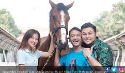 Ruben Onsu Beri Hadiah Kuda untuk Sarwendah - JPNN.com