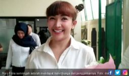 Roro Fitria Semringah Dapat Dukungan Penggemar - JPNN.com