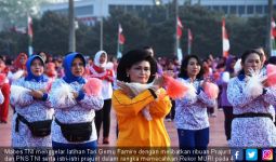 Ribuan Prajurit TNI dan Keluarganya Gelar Tari Gemu Famire - JPNN.com