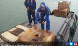 Kapal Bermuatan 10 Ton BBM Ilegal Diamankan Polair Kepri - JPNN.com