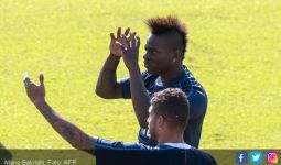 Lihat Video Mario Balotelli jadi Korban Lorenzo Insigne - JPNN.com