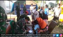 Satgas Kesehatan TNI Melayani Warga Pengungsi di Lombok - JPNN.com