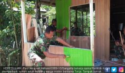 Bantu Perbaiki Rumah Warga Miskin, TNI Memang Istimewa - JPNN.com