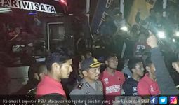 Bus PSM Makassar Diadang Suporter, Tegang Satu Jam - JPNN.com