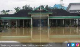 Banjir Melanda Kota Medan, Kampus USU Juga Terendam Air - JPNN.com
