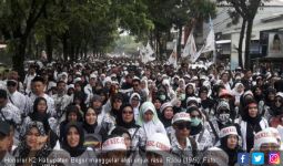 Prabowo: Tunda Rekrutmen CPNS 2018, Tuntaskan Honorer K2 - JPNN.com