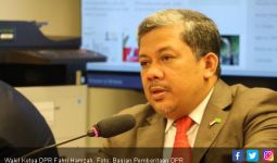 Fahri Hamzah Desak Pemerintah Cepat Atasi Masalah Tes CPNS - JPNN.com