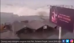 Detik-detik Tsunami Terjang Palu Pascagempa - JPNN.com