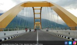 Ya Allah, Jembatan Kuning Palu Putus Usai Gempa dan Tsunami - JPNN.com