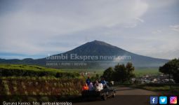Dua Pendaki Terpaksa Dievakuasi dari Gunung Kerinci - JPNN.com