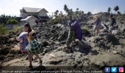 Tanah Berlumpur Telan Rumah Diduga juga Mengubur Korban - JPNN.com