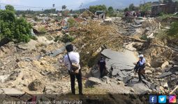 Terbenam Lumpur Saat Gempa, Selamat karena Kabel Listrik - JPNN.com