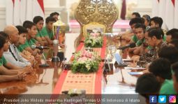 Presiden Jokowi Carikan Bapak Angkat untuk Timnas U-16 - JPNN.com