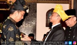 Gelar Tertinggi dari Kesultanan Deli untuk Presiden Jokowi - JPNN.com