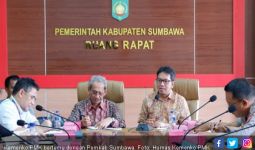 Temui Bupati Sumbawa, Kemenko PMK Minta Percepatan Rehab - JPNN.com