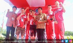 Aksi 31 Penerjun Dunia Meriahkan Deklarasi WTP Forum di Bali - JPNN.com