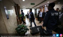 Peluru ke Gedung DPR Nyaris Menembus Kepala Pendeta - JPNN.com