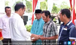 Serahkan Bantuan Dana Gempa, Jokowi Saksikan Pencairannya - JPNN.com