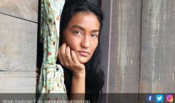 Cerita Atiqah Hasiholan Menjadi Gadis Batak - JPNN.com