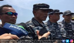 Penyelam TNI AL Temukan Kotak Hitam Lion Air JT610 - JPNN.com