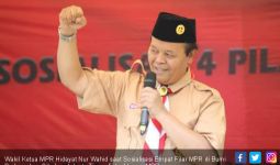 HNW Ajak Santri Pramuka Ikut Sosialisasikan Empat Pilar MPR - JPNN.com