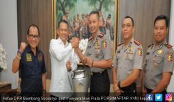 Ketua DPR Sumbang Piala PORSIMAPTAR XVIII - JPNN.com