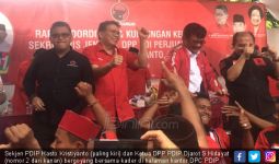 Hasto Menggoyang Karawang dengan 'Jokowi Satu Kali Lagi' - JPNN.com