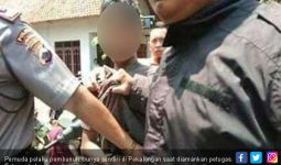 Anak Usia 18 Tahun Bunuh Ibu Kandung Pakai Sabit dan Bendo - JPNN.com