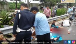 Mobil Rombongan Jamaah Maulid Nabi Terbalik, 3 Orang Tewas - JPNN.com