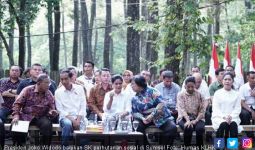 Presiden Serahkan SK Perhutanan Sosial di Sumatera Selatan - JPNN.com