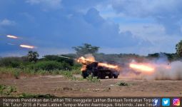 TNI Gelar Latihan Bantuan Tembakan Terpadu di Situbondo - JPNN.com