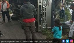 Bus Terguling di Lokasi Wisata Danau Toba, 3 Orang Luka-luka - JPNN.com