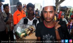 Perahu Mengangkut 20 Warga Rohingnya Terdampar di Aceh Timur - JPNN.com
