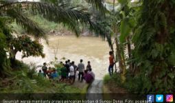 Tragis, Bocah 7 Tahun Terpeleset dan Hanyut di Sungai Denai - JPNN.com
