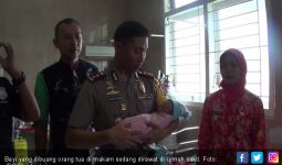 Ayah Durhaka, Pura-Pura Buang Bayi Sendiri di Makam - JPNN.com