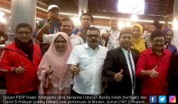 Tekad Ustazah Bunda Indah Bela Jokowi dari Hujatan & Fitnah - JPNN.com