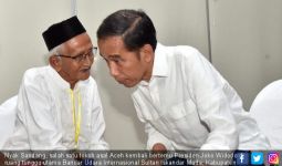 Bertemu Jokowi, Nyak Sandang Cerita Masjid Terbengkalai - JPNN.com