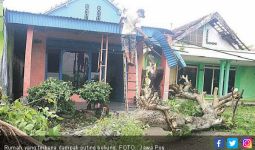 Puting Beliung Rusak 104 Rumah - JPNN.com