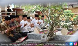 Jokowi Resmikan Museum dan Ziarah ke Makam Kiai di Tebuireng - JPNN.com