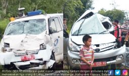 Ambulans vs Mobil Dinas: Pasien, Staf dan Plt Kadisdik Tewas - JPNN.com