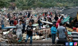 Tsunami Selat Sunda: 882 Rumah Rusak, 16.082 Warga Mengungsi - JPNN.com