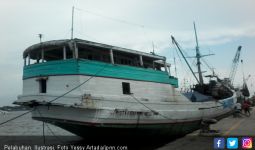 Rampdoor KMP Nusa Putera Patah di Pelabuhan Bakauheni - JPNN.com