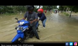 Air dari Bendung Katulampa Tumpah, Jakarta Dikepung Banjir - JPNN.com