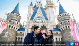 Mewah, Sandra Dewi Rayakan Ultah Anak di Disneyland Tokyo - JPNN.com