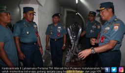 Laksma TNI Heri Purwono Sidak Gudang Senjata Koarmada II - JPNN.com